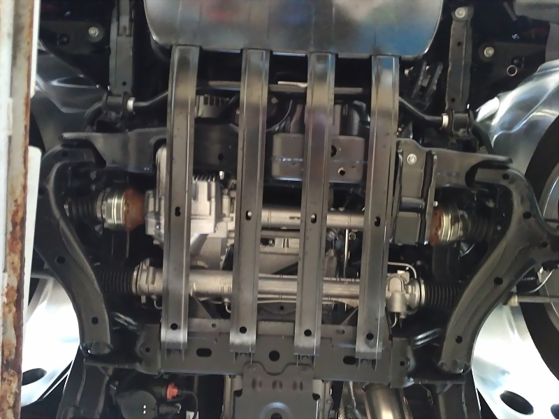 mad Vertrieb Bense - Unterfahrschutz, Unterbodenschutz VW Amarok (mit  Original Triebwerks-Unterschutz), Typ 2H/S1B, Motor 2.0 TDI/3.0 TD V6 ab  Baujahr 06.2016 - (Motor/Aluminium 6 mm gepresst)